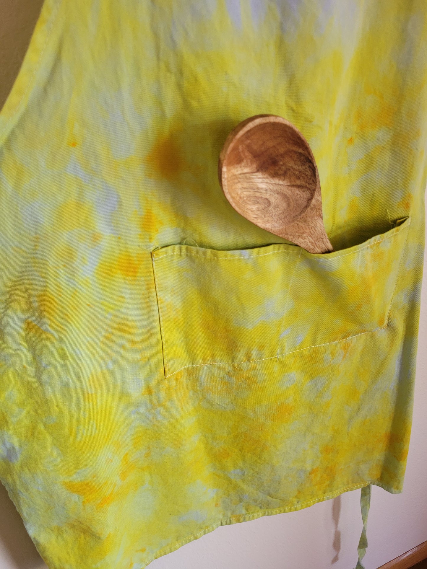 Ice dyed adult Apron