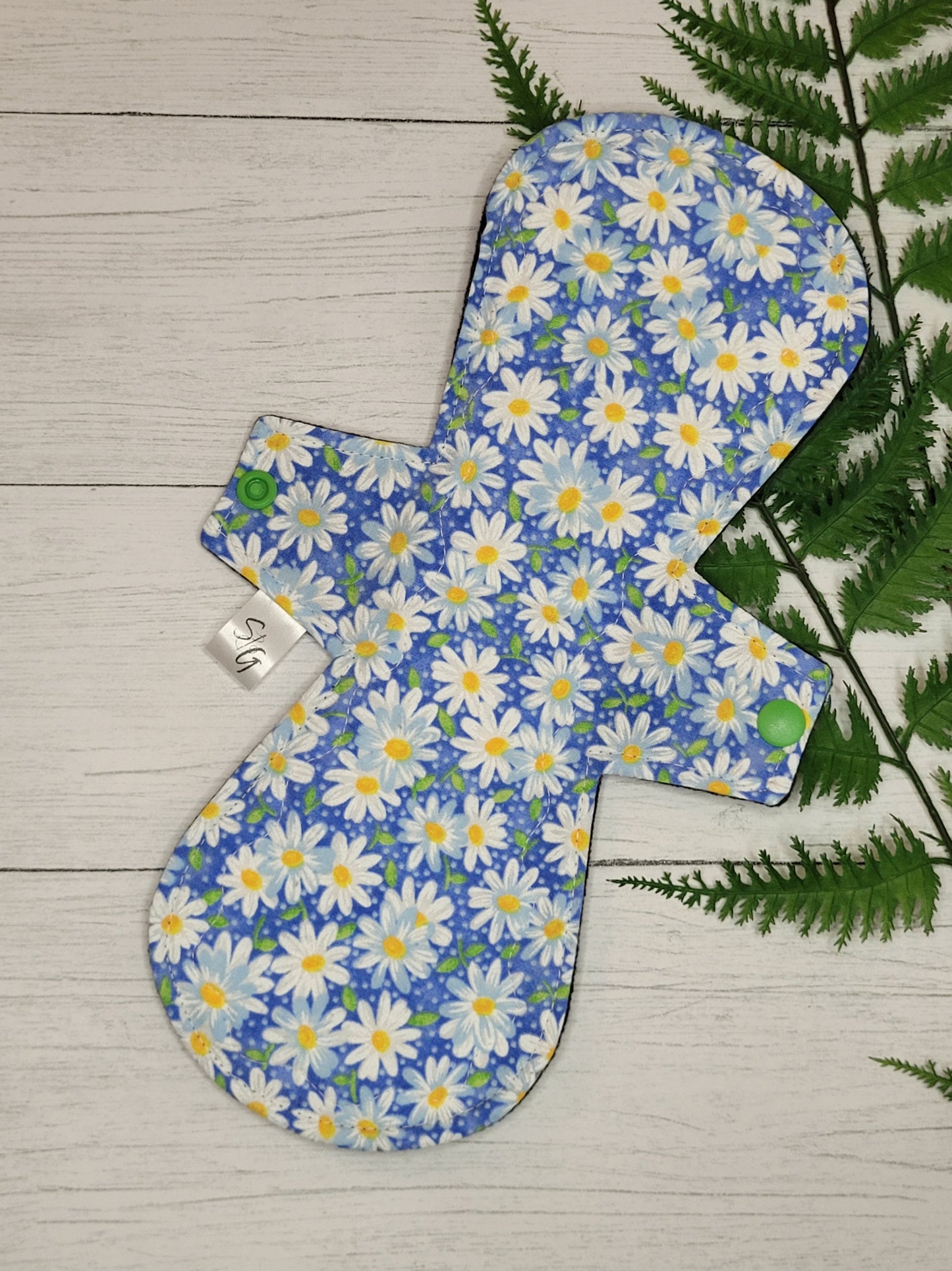 Daisy's on blue cotton print cloth pads (made to order)