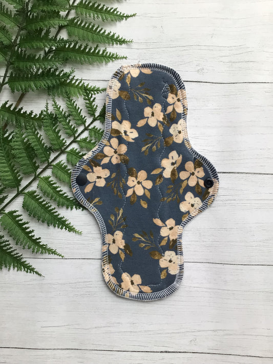 Organic cotton cloth pads (made to order) Baby blooms *Wrap wing pad shape