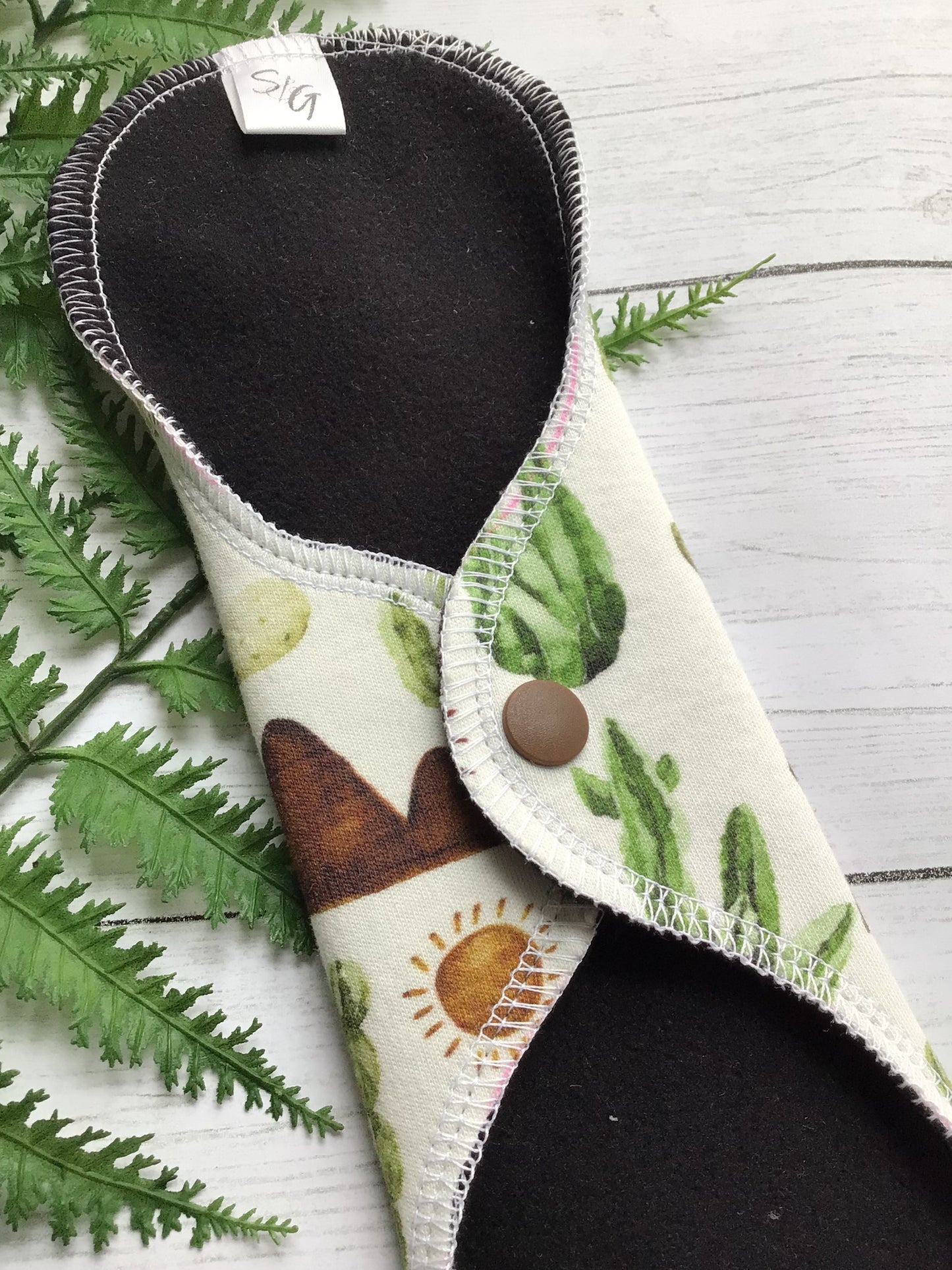 Organic cotton cloth pads (made to order) Sunrise cactus *Wrap wing pad shape