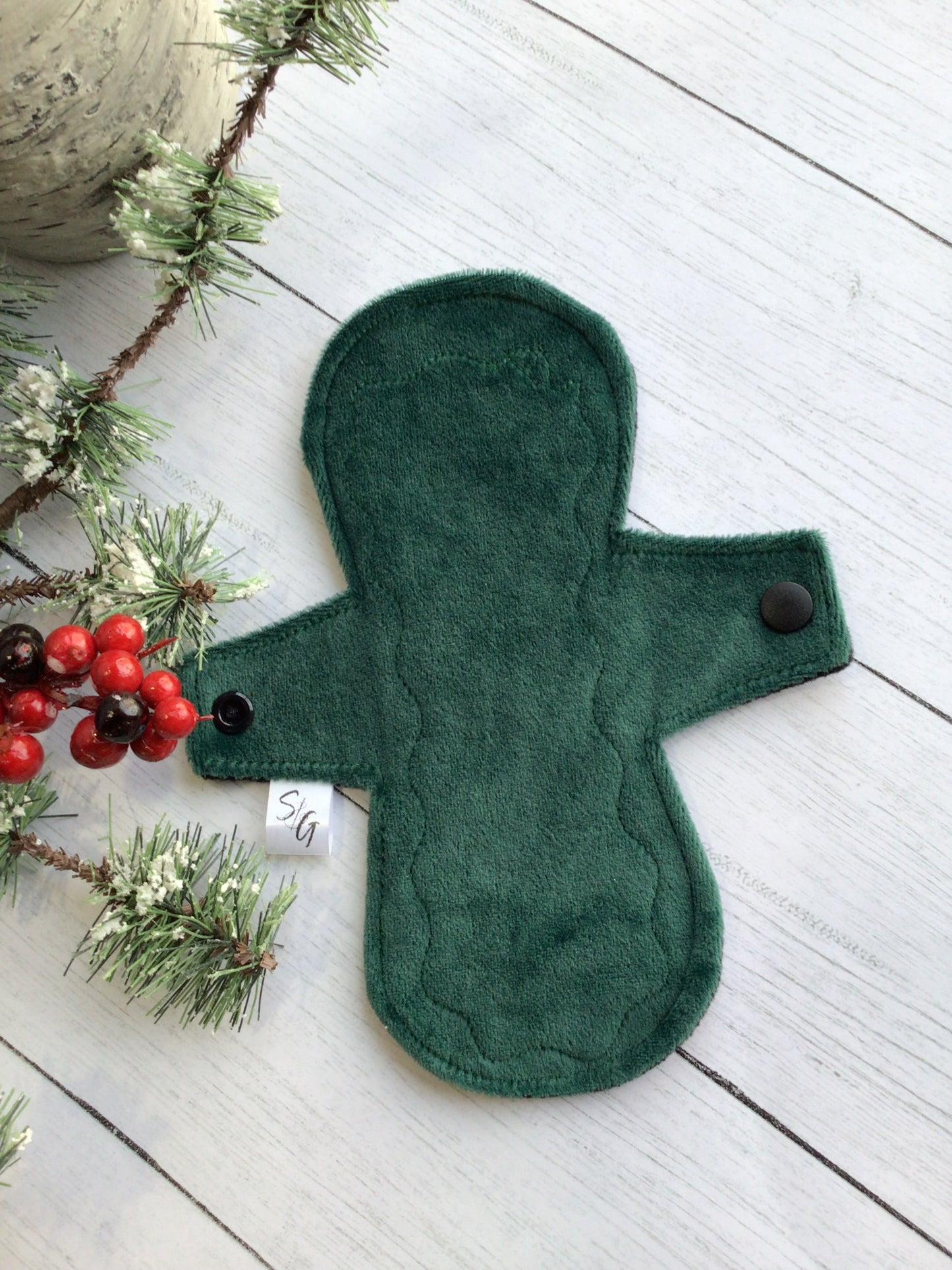 Winter green velvet cloth pads (made to order)