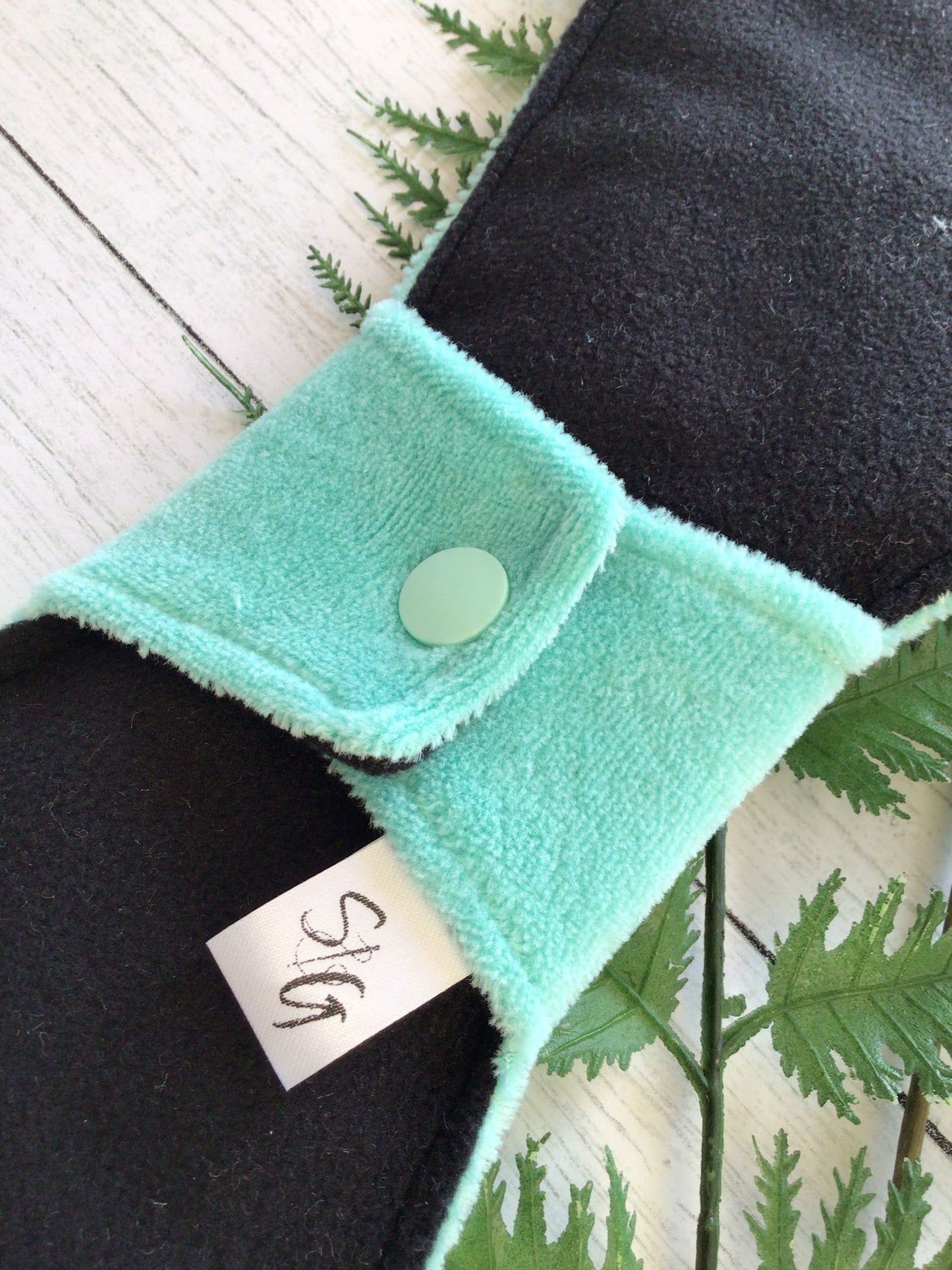 Organic Spearmint cotton velour gusher pad (made to order)