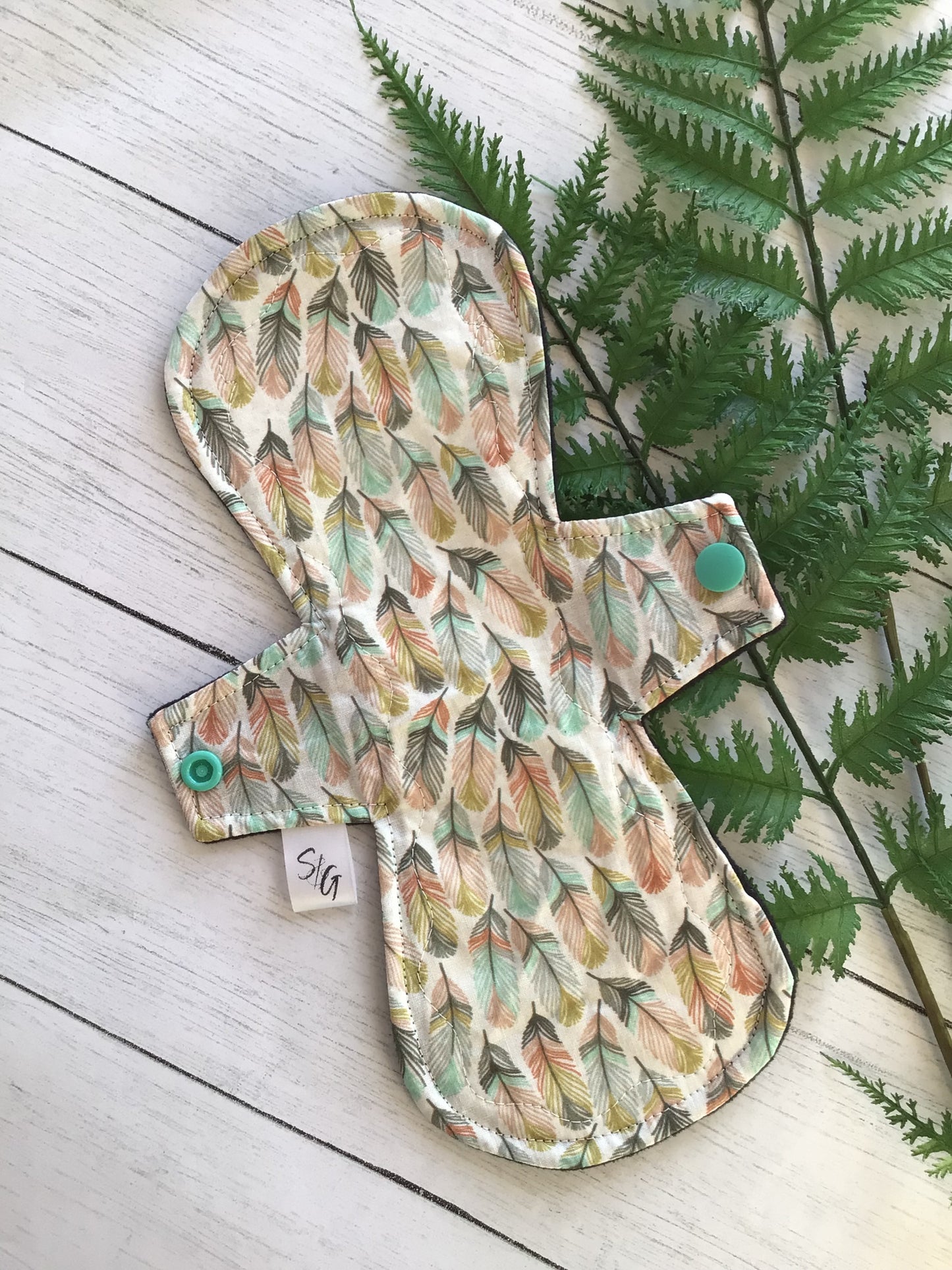 Feathers cotton print cloth pads (Made to order)