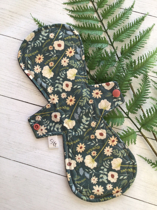 Delicate Floral cotton print cloth pads (Made to order)