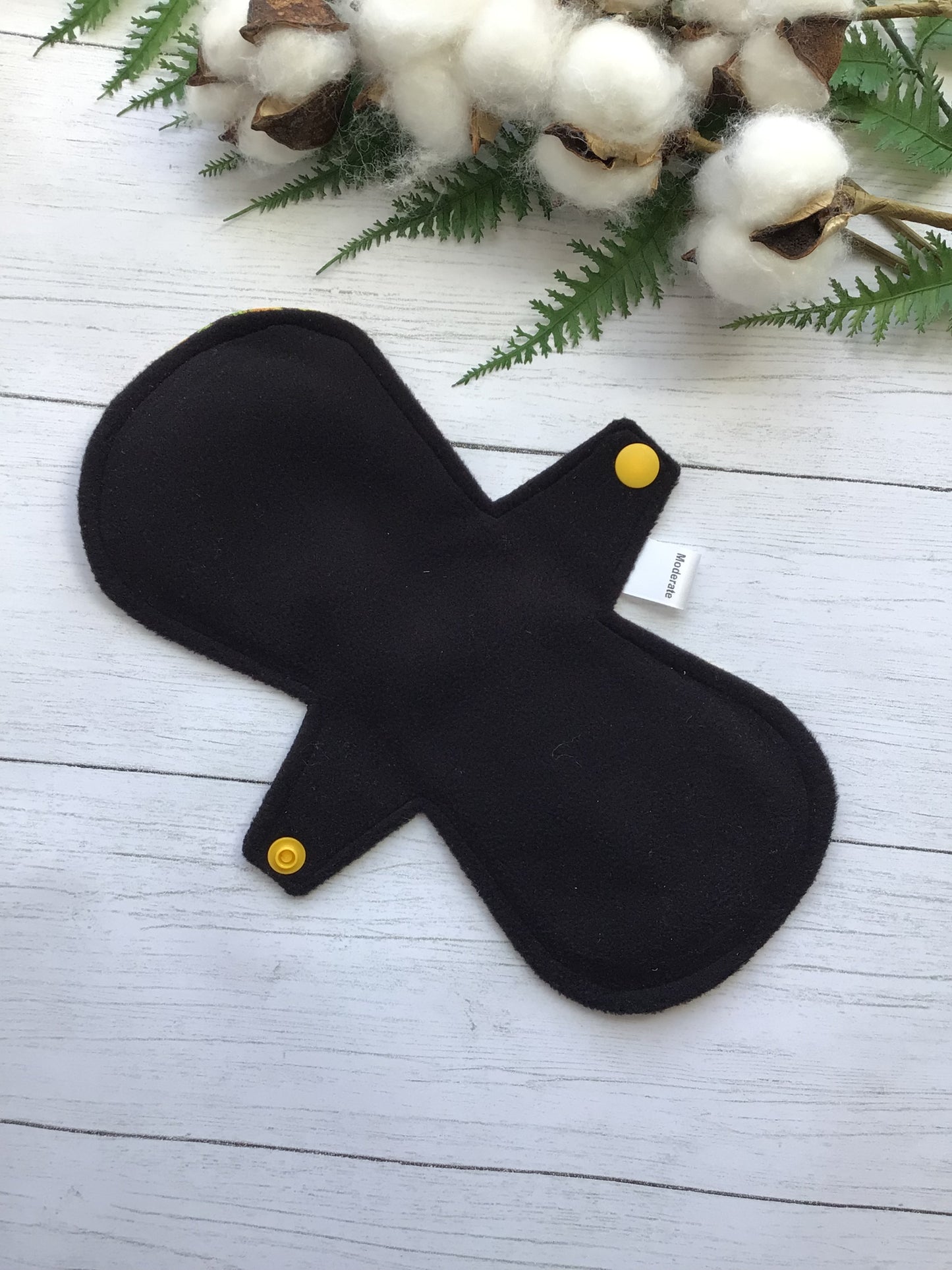 Organic cotton cloth pads (made to order) Bee mine *Round shape