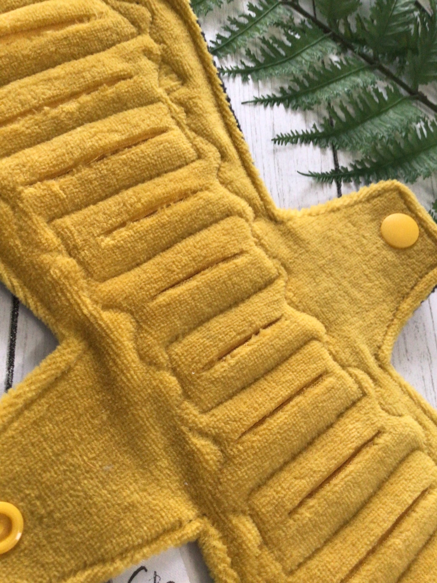 Mustard yellow gusher pad (made to order)