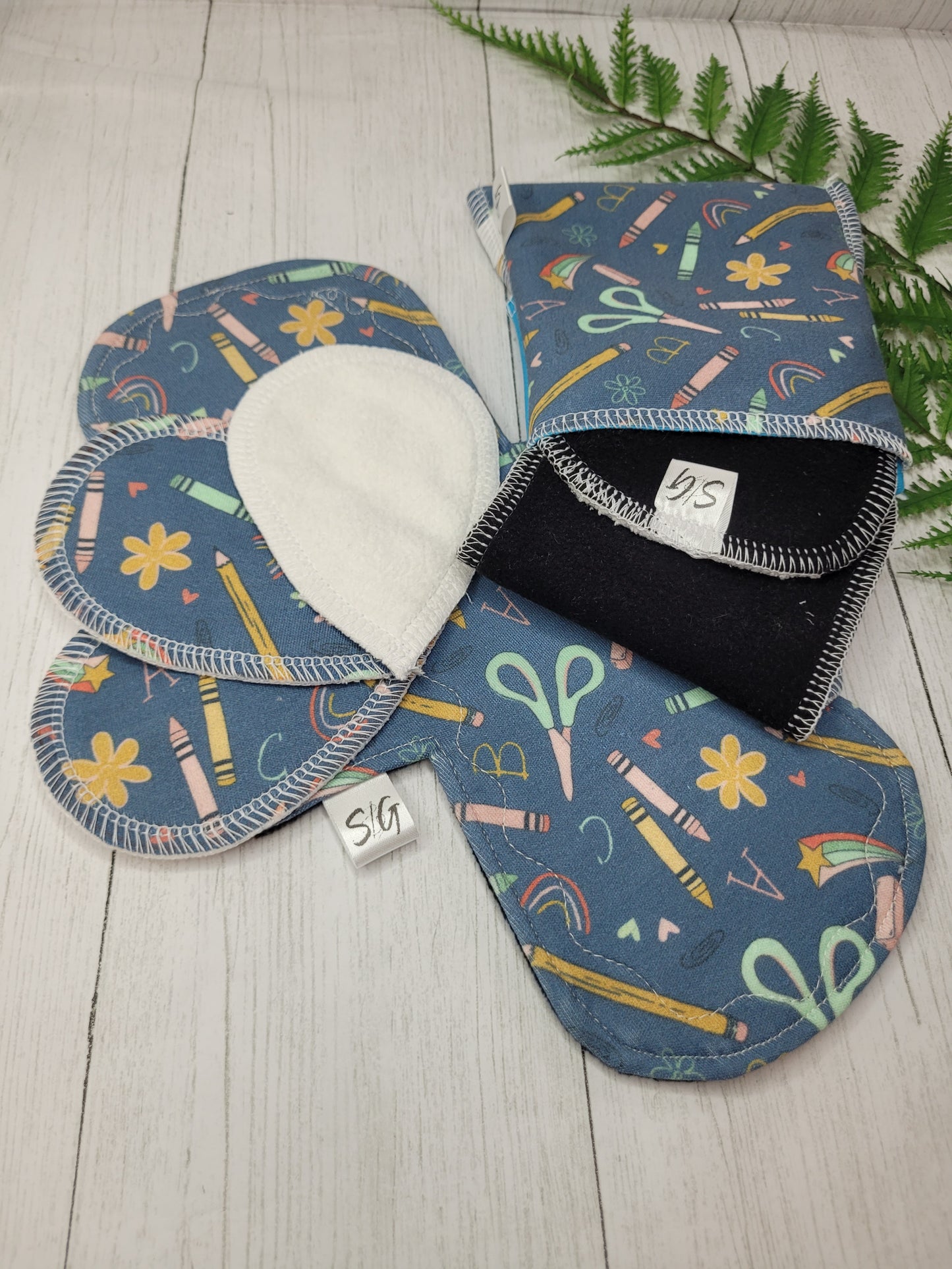 Craft time* reusable pad set w/ wrapper and ilps. Organic Cotton. Perfect for Back-to-school