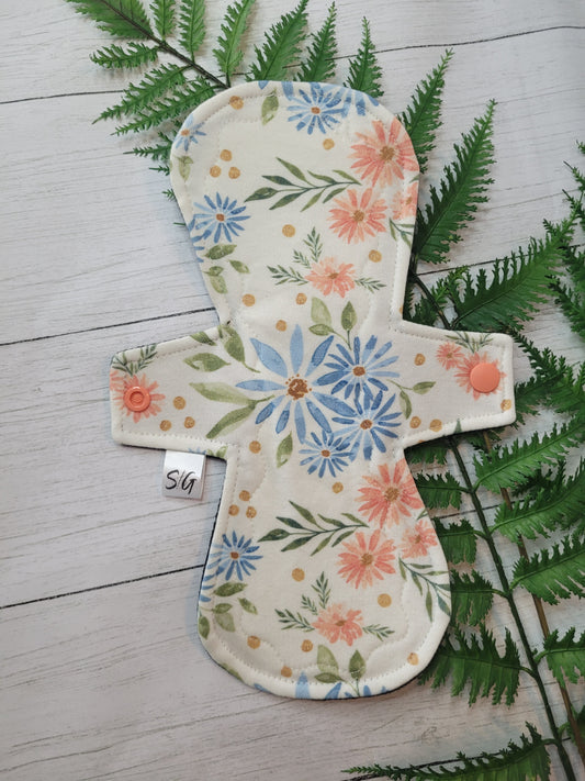 Daisy Girl Organic cotton interlock print cloth pads (made to order) *Round shape, top stitched