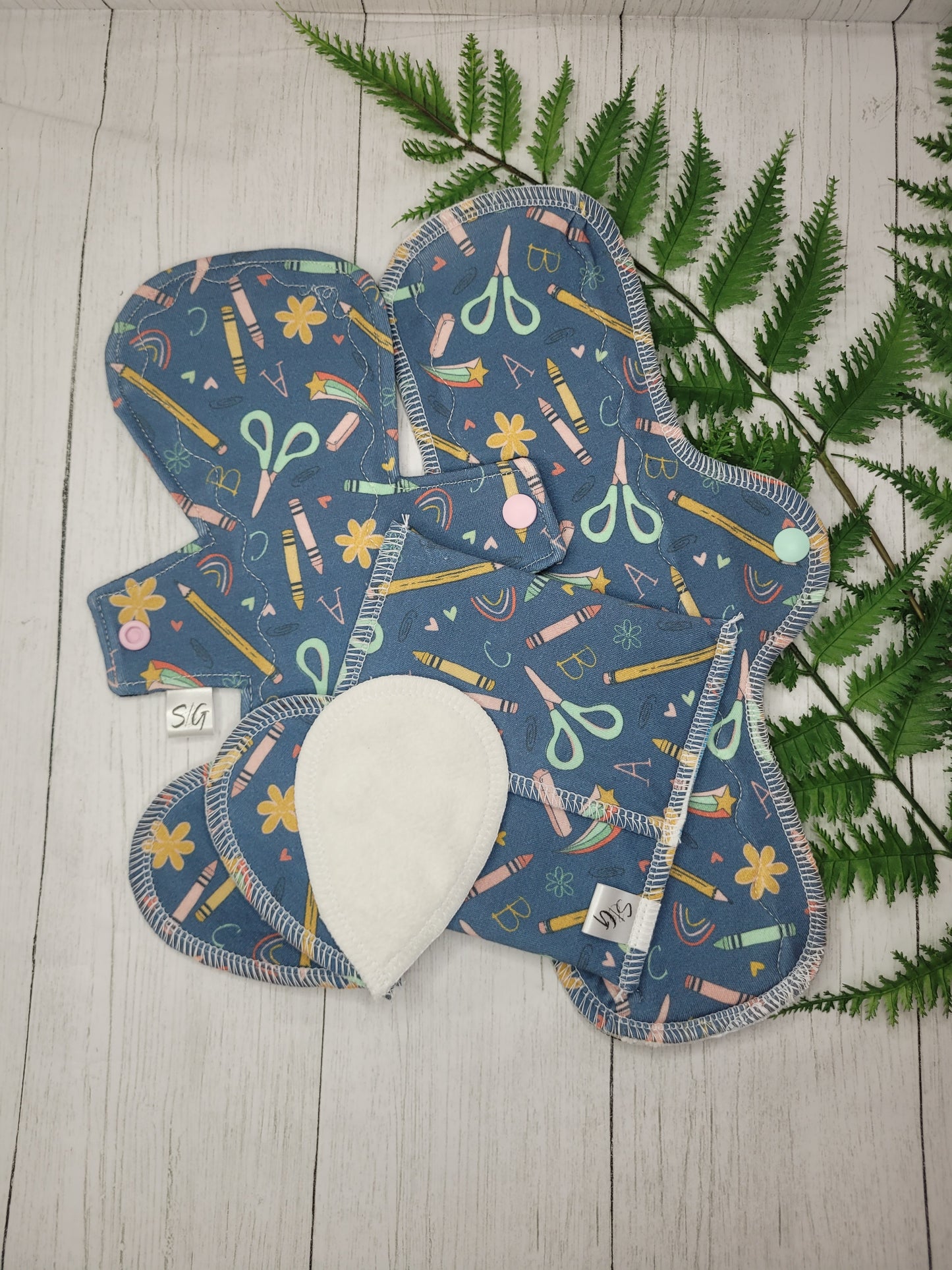 Craft time* reusable pad set w/ wrapper and ilps. Organic Cotton. Perfect for Back-to-school