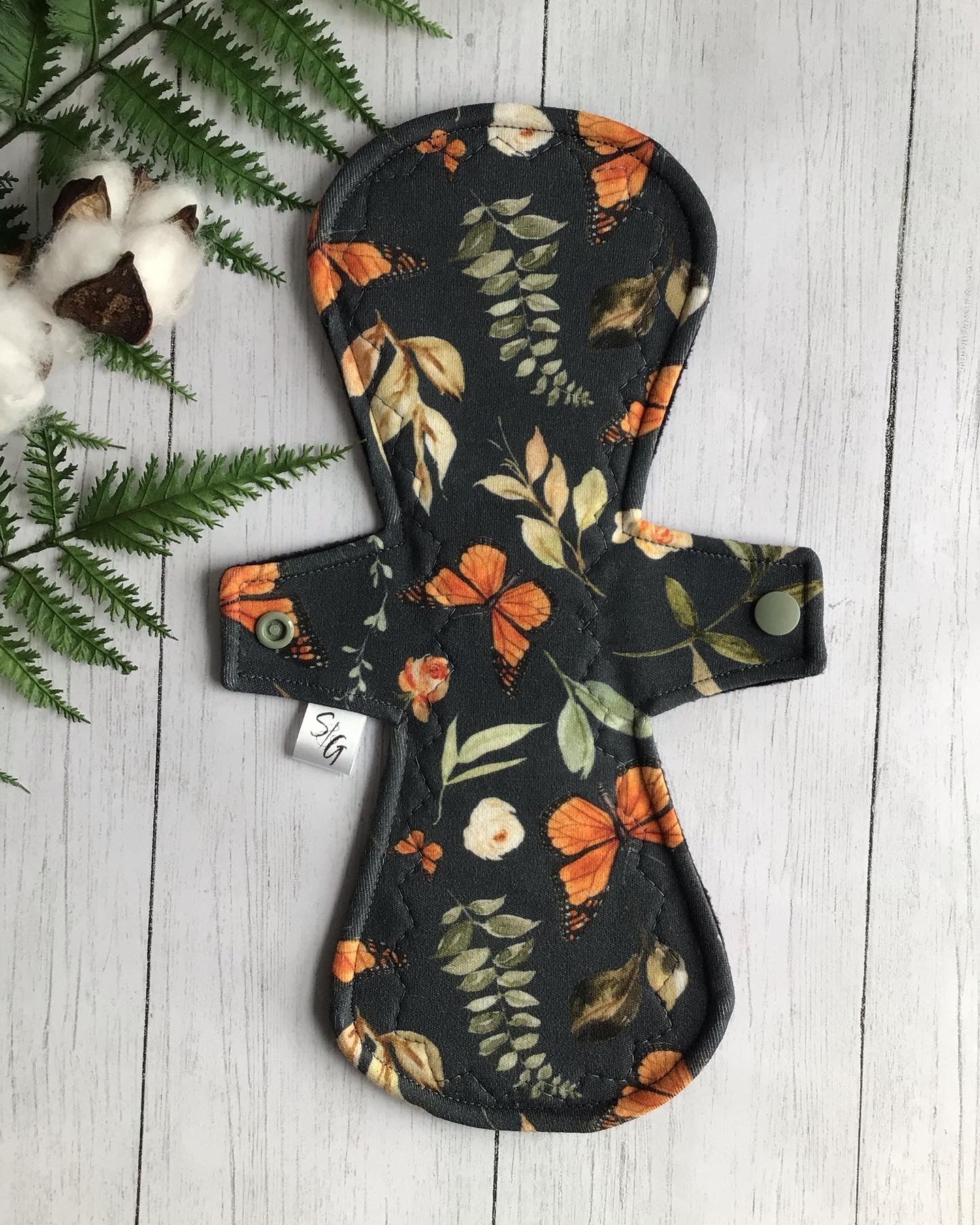 Organic cotton cloth pads (made to order) (monarch butterflies)