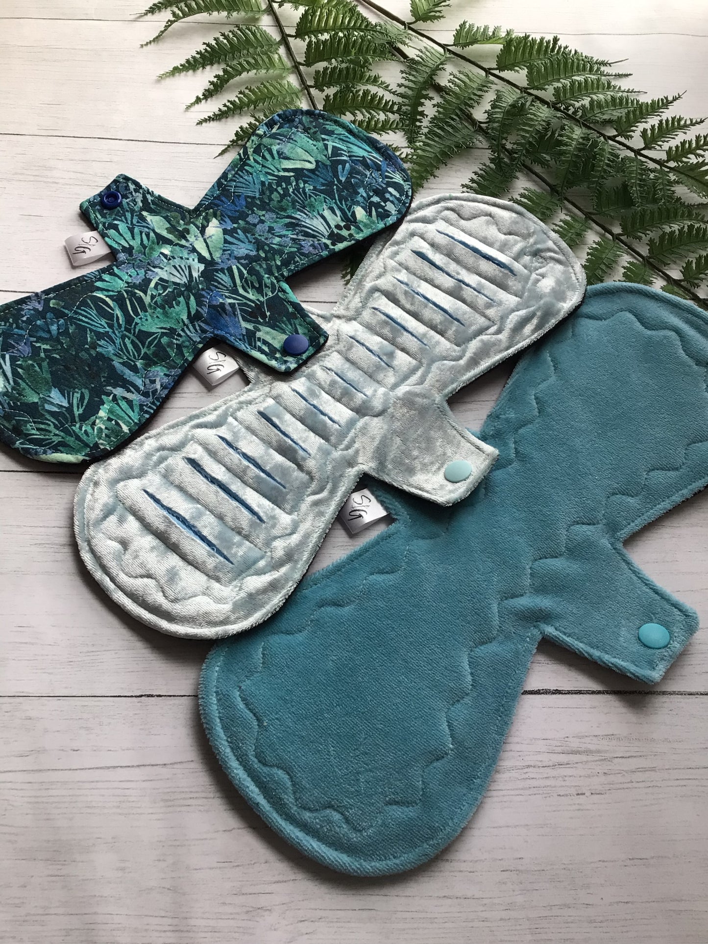 Under the sea cloth pad set. 1 12 overnight, 1 11” heavy gusher, 1 10” heavy