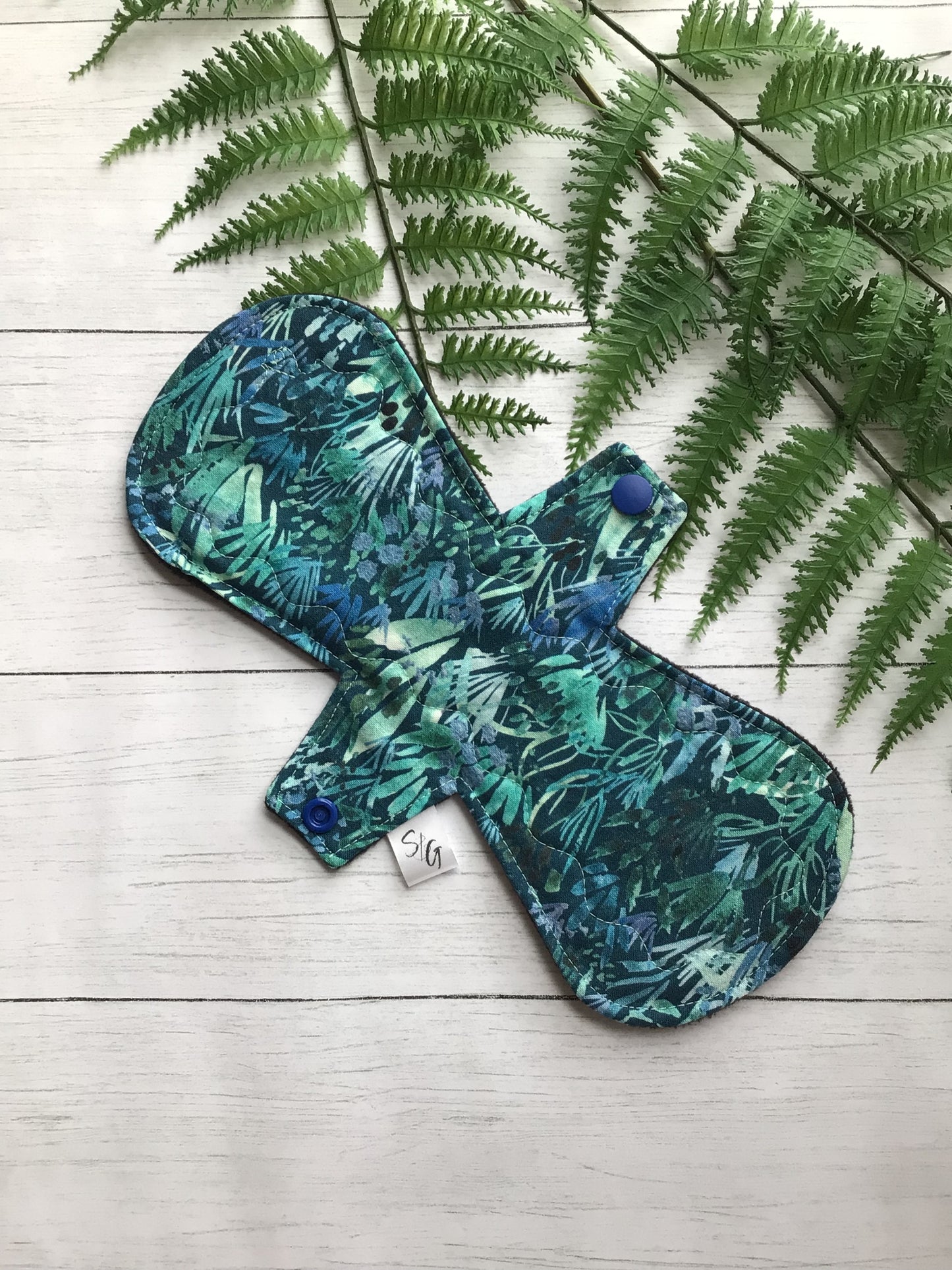 Under the sea cloth pad set. 1 12 overnight, 1 11” heavy gusher, 1 10” heavy